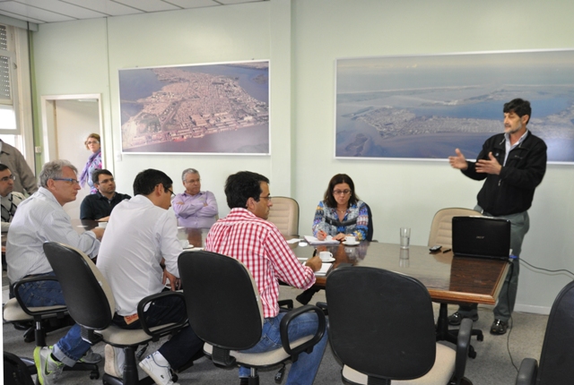 Comitiva empresarial visita Superintendência do Porto de Rio Grande