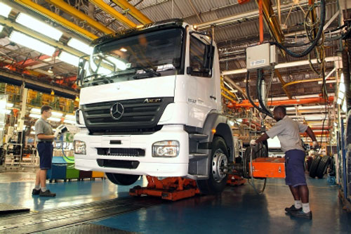 Mercedes-Benz é a mais admirada no setor de caminhões