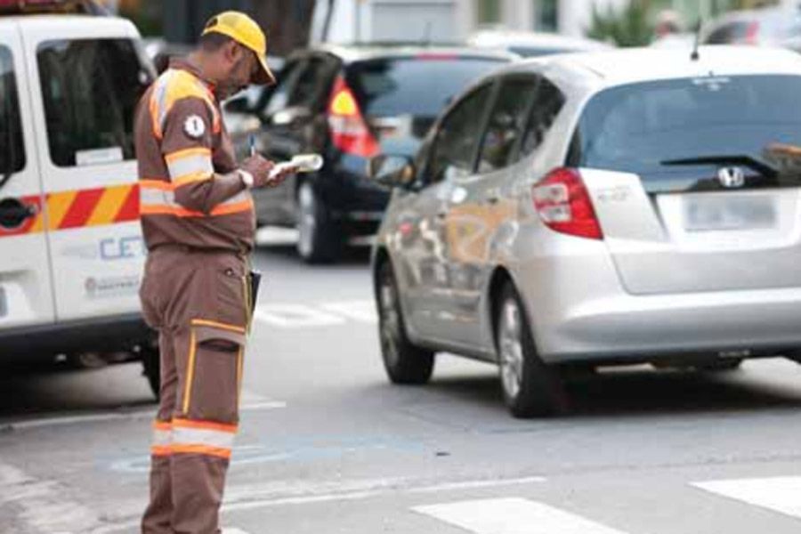 Motorista pode pedir advertência ao invés de multa leve ou média em São Paulo