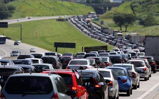 Intervias estima aumento de 10% no tráfego durante saída para o feriado na região