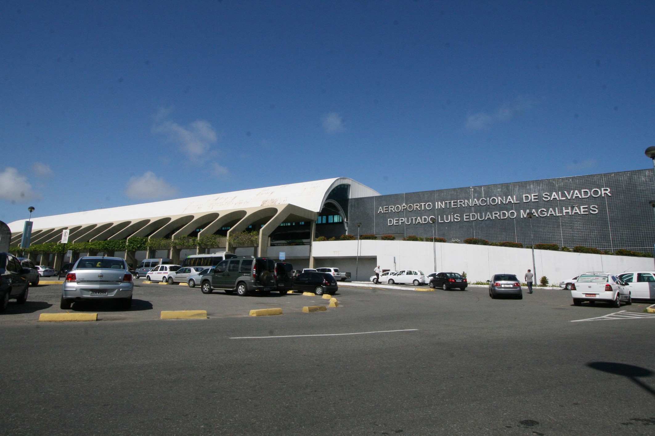 Aeroporto de Salvador recebe APAPI para apoio às operações durante obras na pista principal