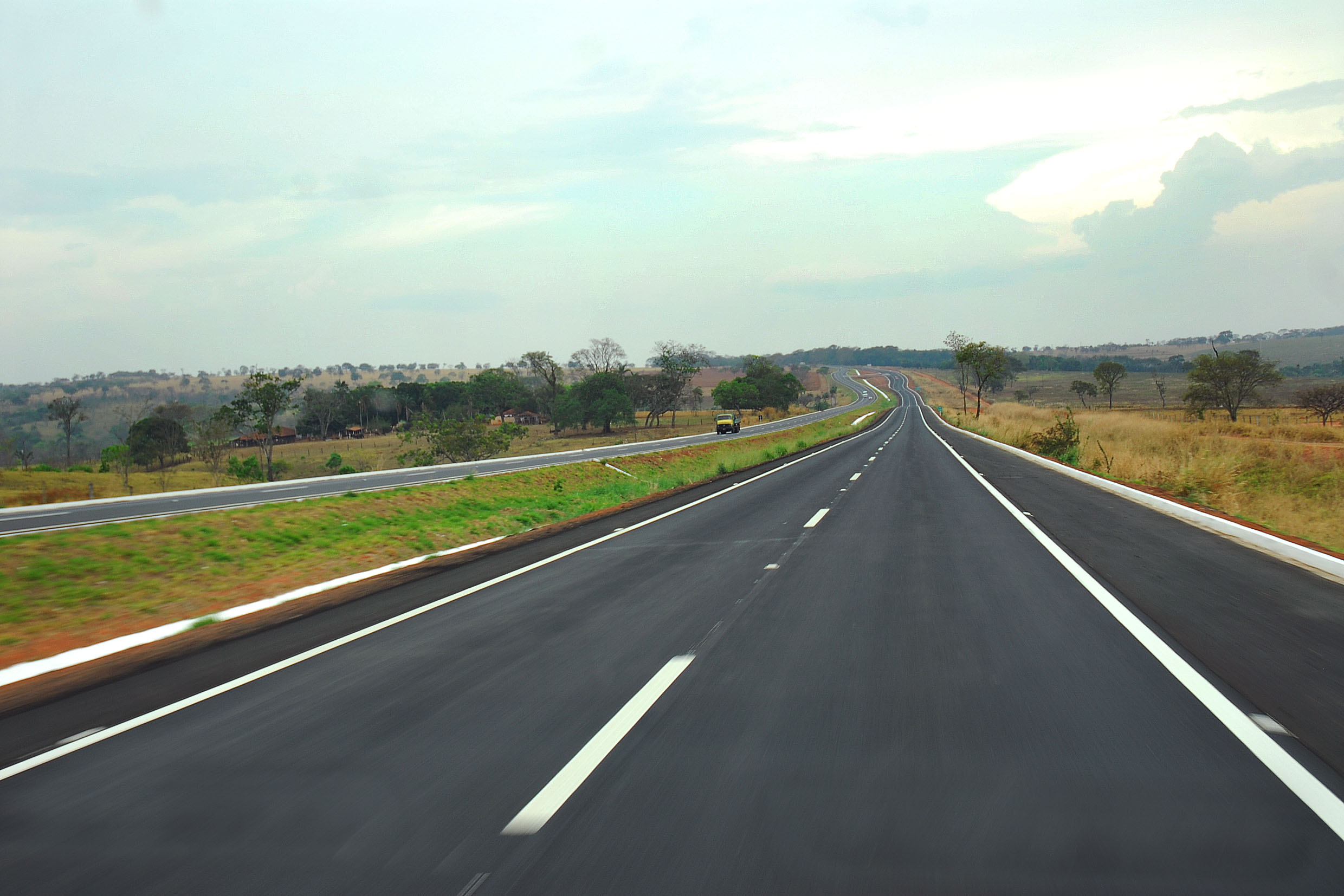 Governo ouve investidor, faz ajustes e encaminha três leilões de rodovias