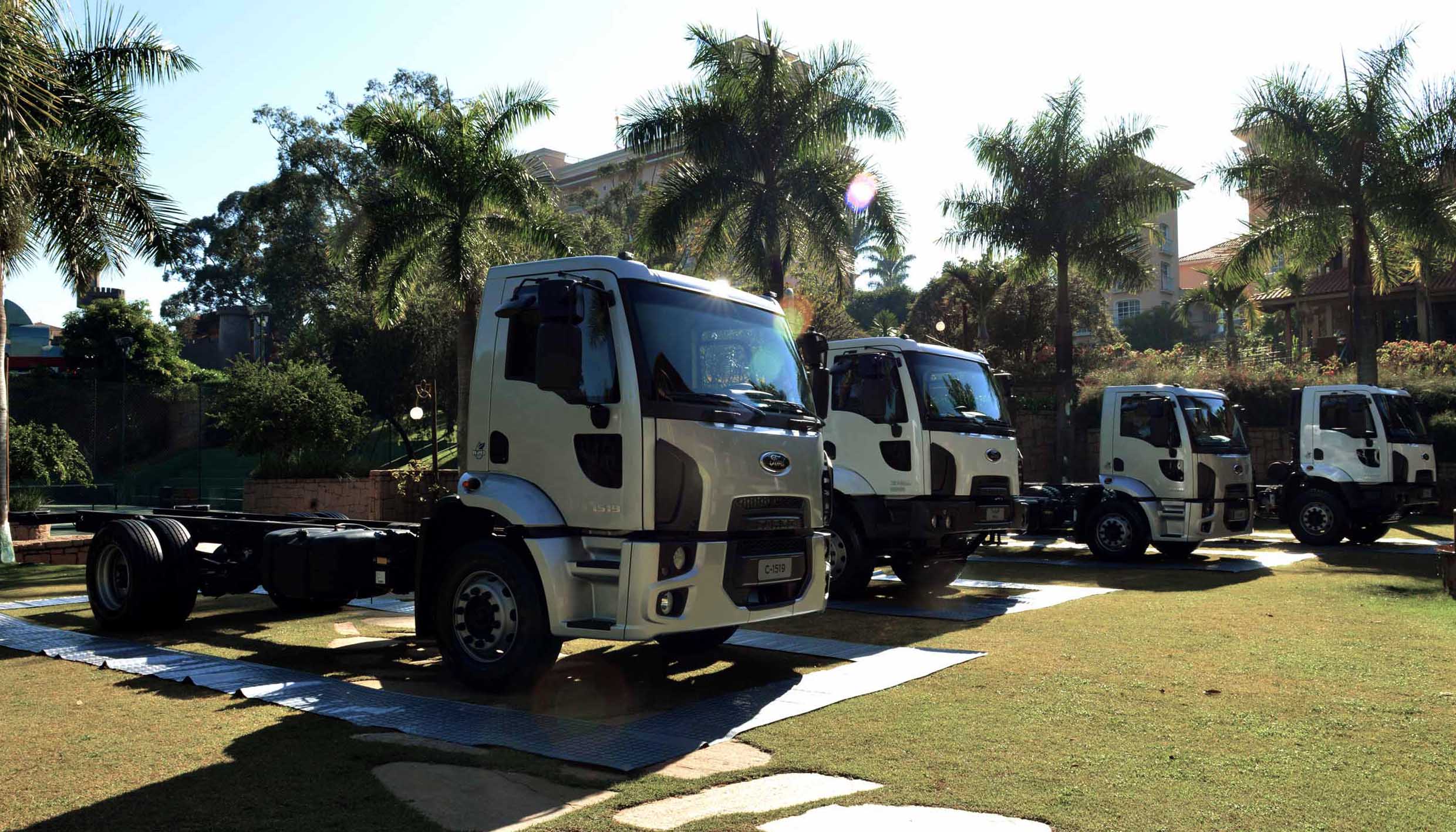 Ford Caminhões lança quatro modelos, os novos “puros-sangues” da Linha Cargo