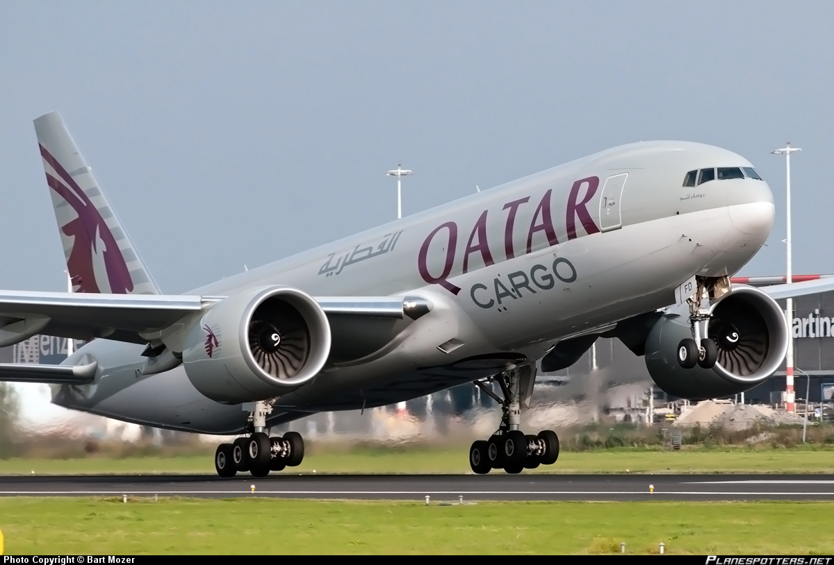 Qatar Airways inicia operações cargueiras em Guarulhos