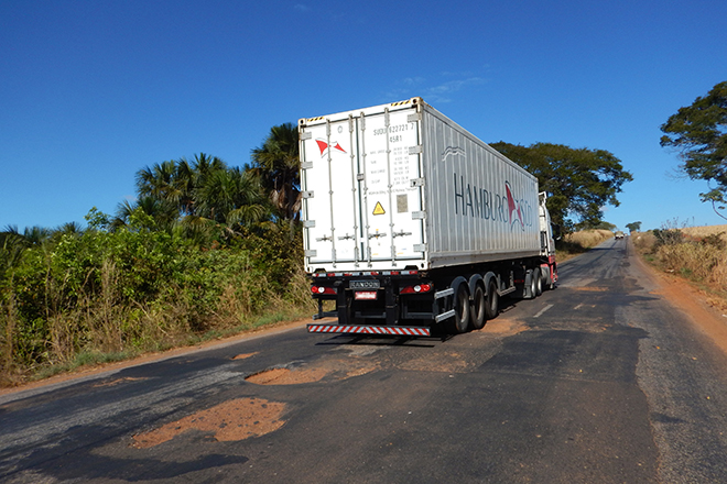 Rodovias ruins aumentam consumo de diesel e geram prejuízo de R$ 2,3 bi