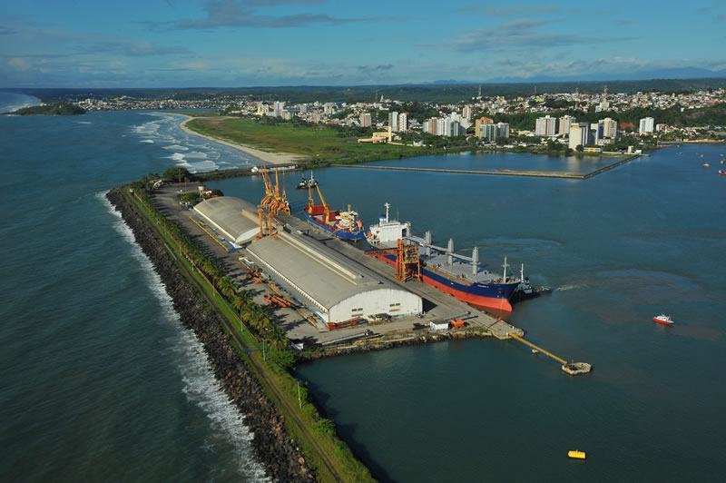 Porto de Ilhéus terá dragagem para 12 metros, anuncia diretor do INPH