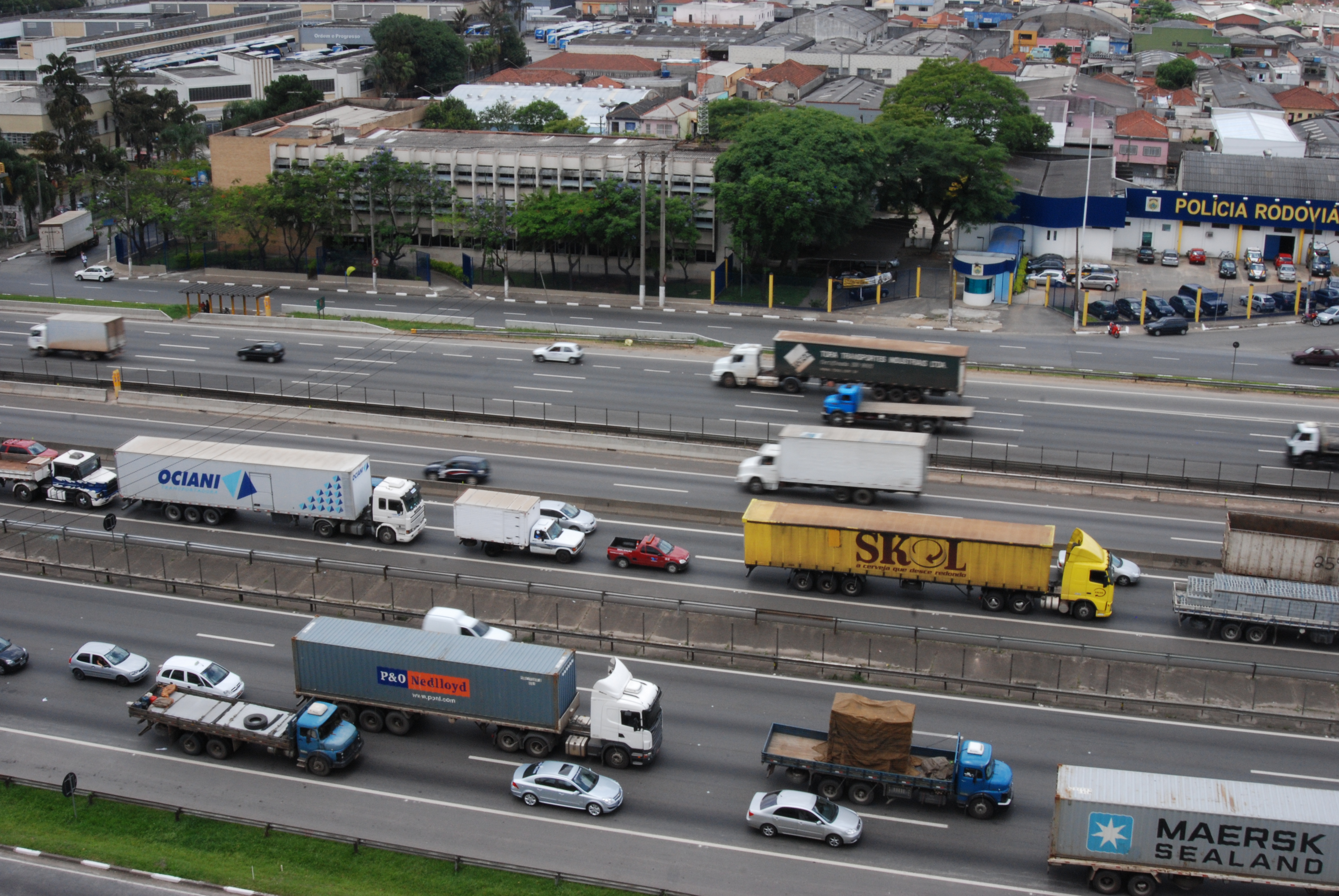 Pesquisa inédita confirma imprudência de motoristas brasileiros em rodovia