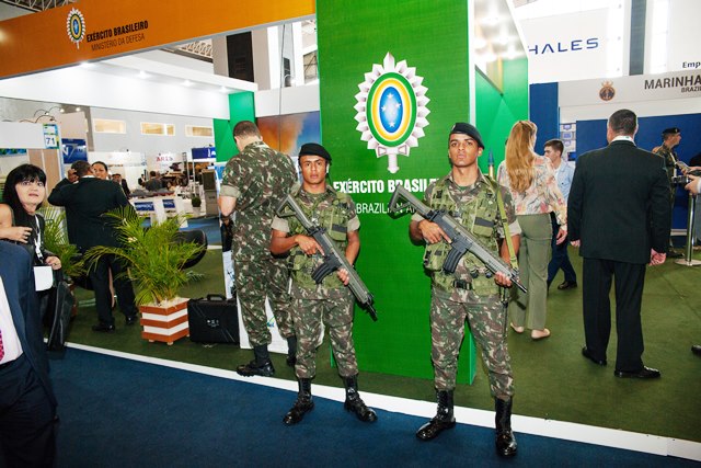 Exército brasileiro aplica mudanças para exportações