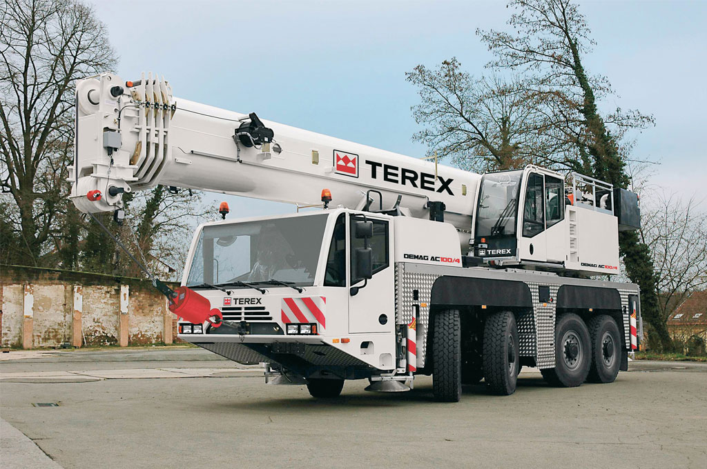 Terex vende o negócio de guindastes móveis Demag