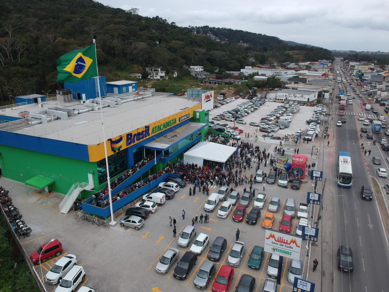 Aberta nova loja do Brasil Atacadista em Florianópolis