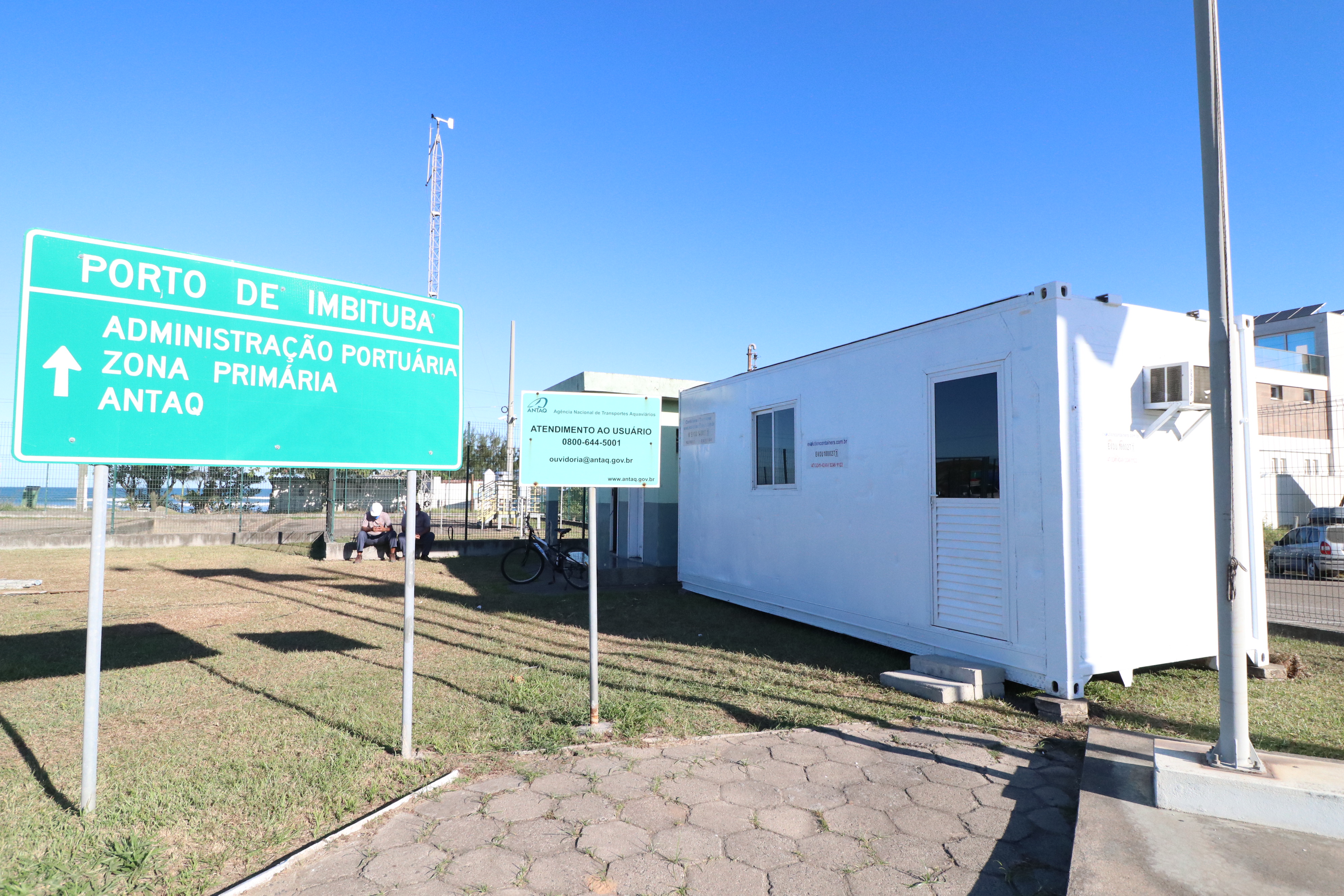 SCPAR Porto de Imbituba instala bases de apoio às famílias de caminhoneiros