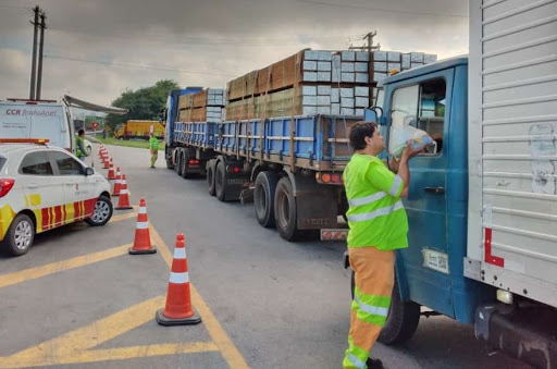 Programa de concessões já distribuiu mais de 88 mil kits alimentação e 21 mil TAGs de pedágio automático para caminhoneiros