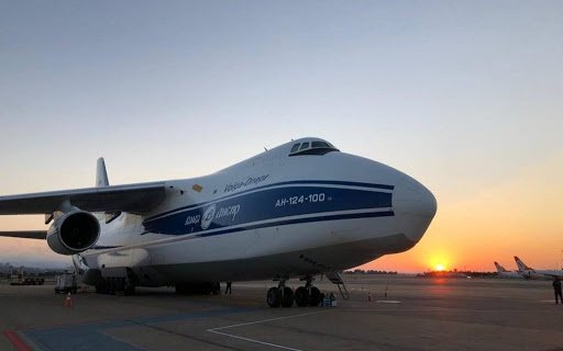 Antonov 124-100 retorna ao Brasil com carga das farmacêuticas Brainfarma e Cosmed