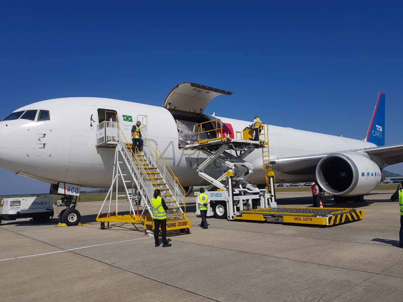 Nova rota de carga aérea internacional impulsiona a importação e exportação em Santa Catarina