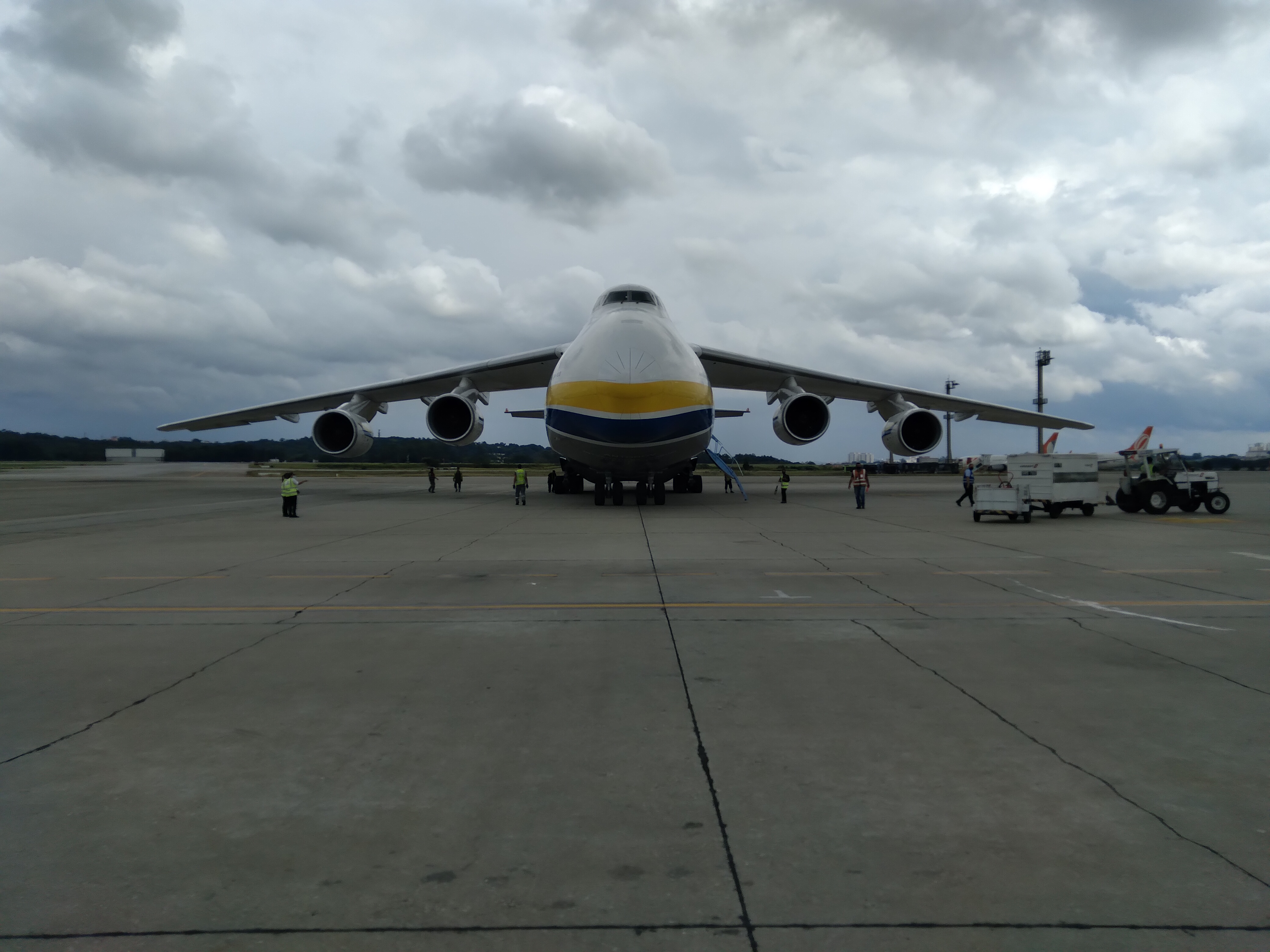 Segunda maior aeronave cargueira do mundo pousou nesta segunda, 8, no GRU Airport