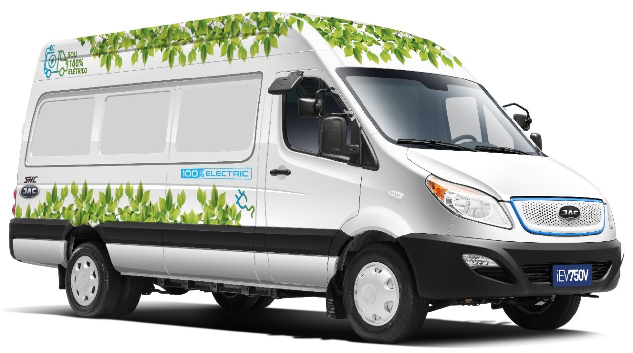 JAC IEV750V, van de grande porte 100% elétrica, chega ao mercado