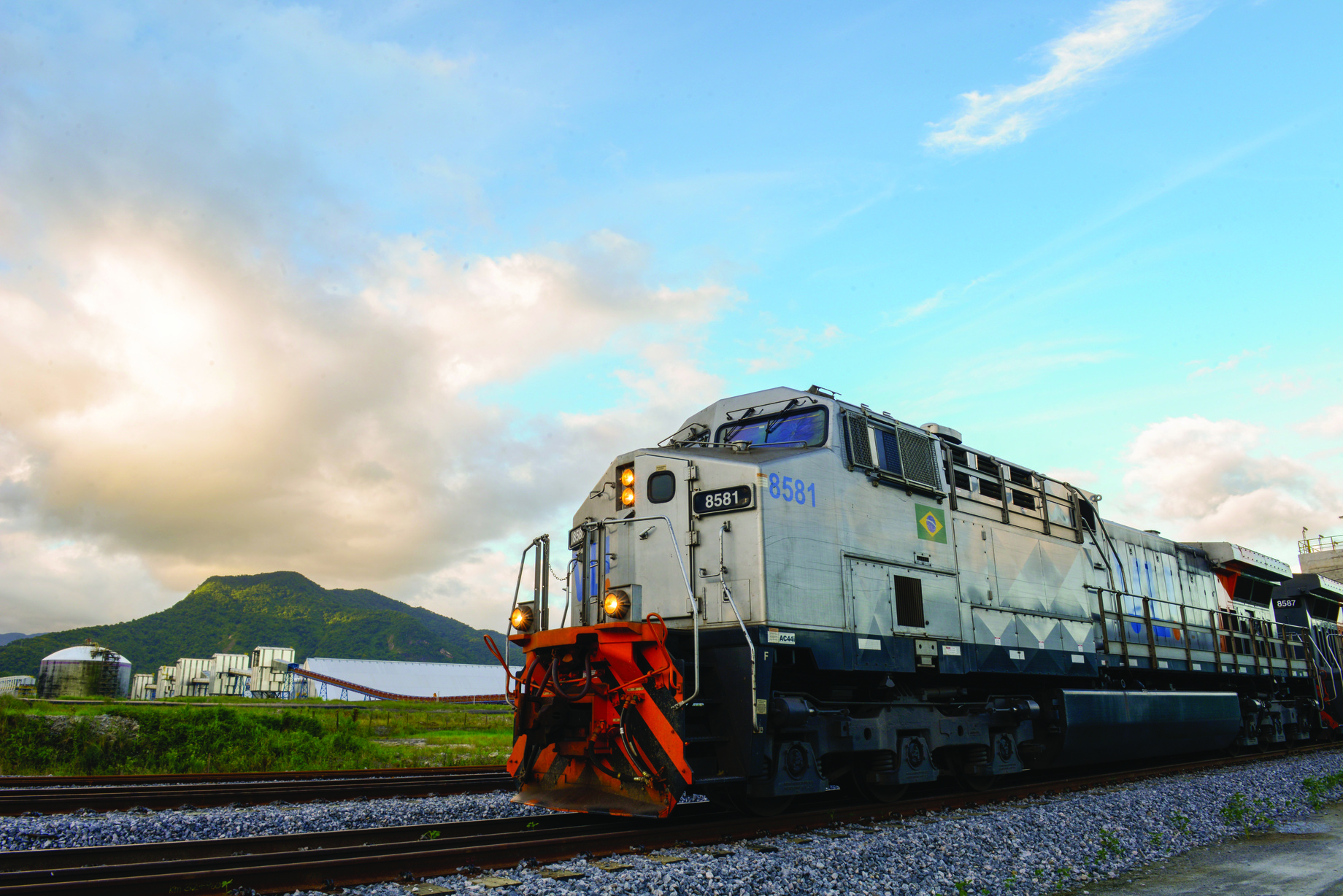 VLI inicia novo fluxo ferroviário de fertilizantes do TIPLAM (SP) até o Triângulo Mineiro