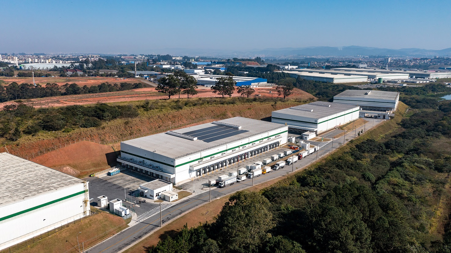 Comfrio e GLP inauguram usina solar em galpão logístico em São Paulo