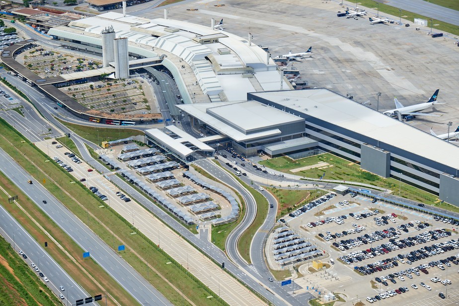 Aeroporto Internacional de Belo Horizonte recebe cerca de 50 toneladas de testes de Covid-19