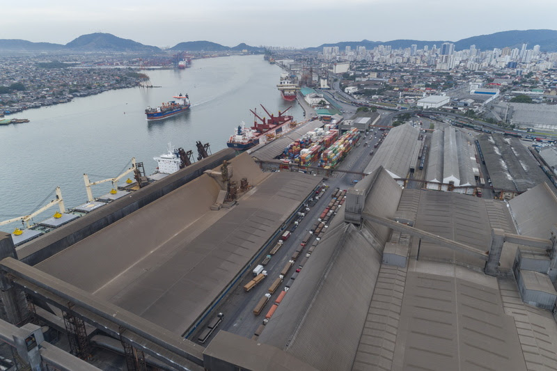 CLI anuncia aquisição de controle de terminais de grãos e açúcar da Rumo no Porto de Santos