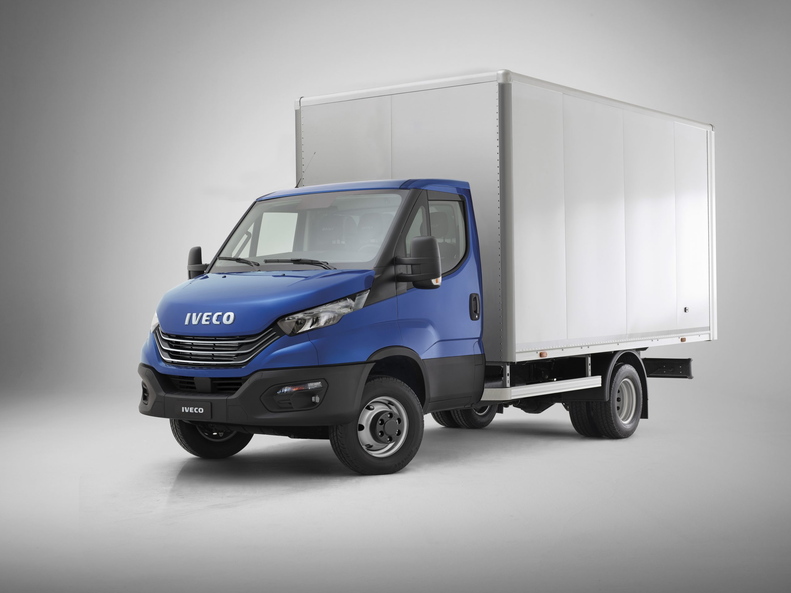 IVECO lança na Fenatran o Daily Hi-Matic, primeiro veículo do segmento com transmissão automática