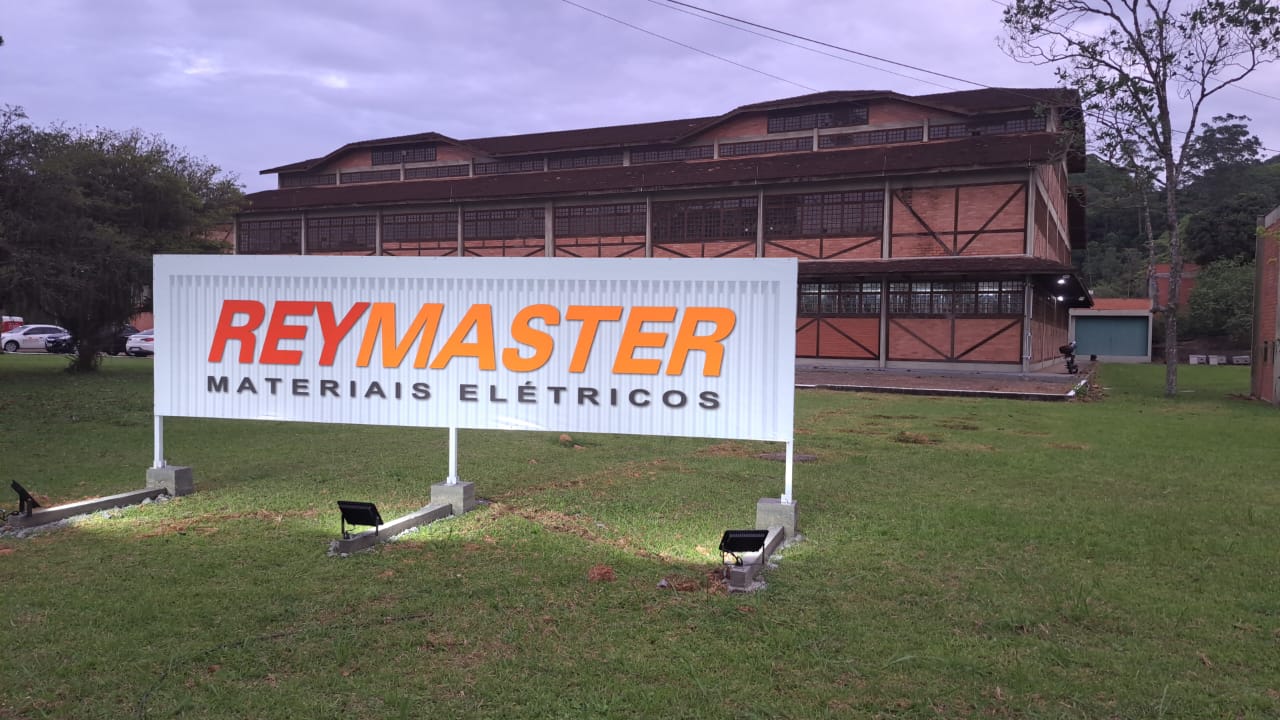 Buscando expansão de negócios, Reymaster inaugura nova unidade no polo industrial de Joinville