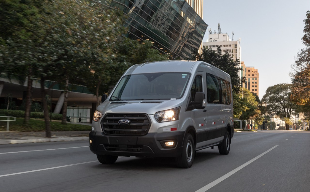 Ford Transit é a linha de vans que mais cresceu em 2022