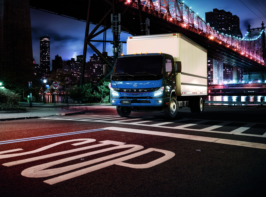 Daimler Truck lança caminhões elétricos médios RIZON nos Estados Unidos