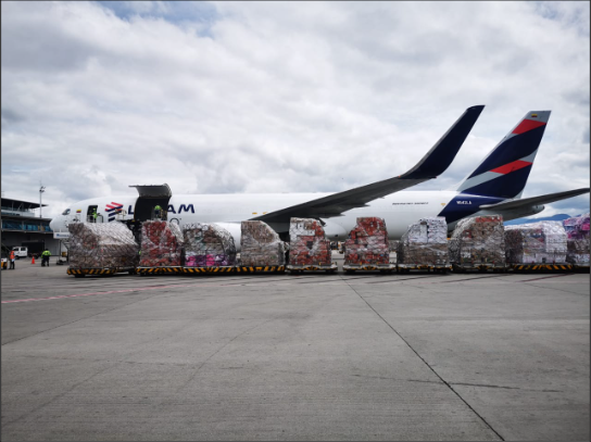 LATAM Cargo recebe sua 18ª aeronave cargueira e assume a liderança no transporte de flores na América do Sul