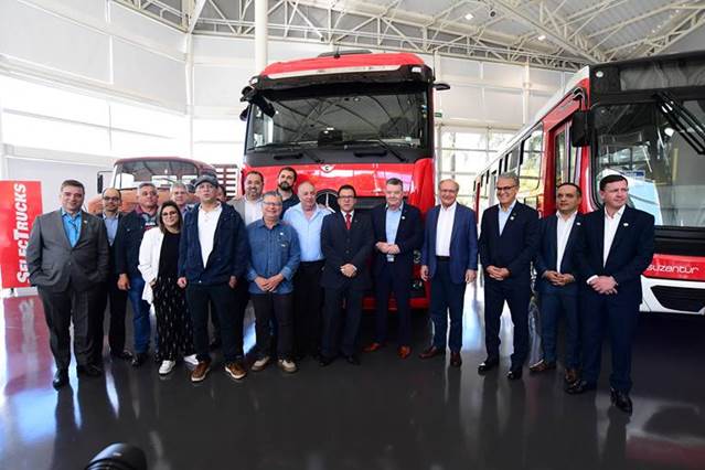 Mercedes-Benz realiza primeira grande venda de veículos comerciais no âmbito do programa de renovação de frota do Governo Federal