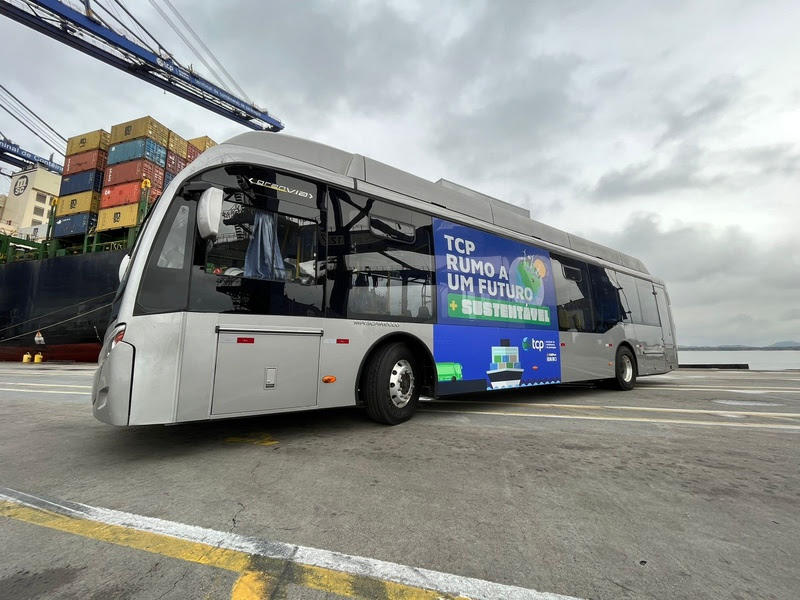 Terminal de Contêineres de Paranaguá apresenta primeiro ônibus elétrico