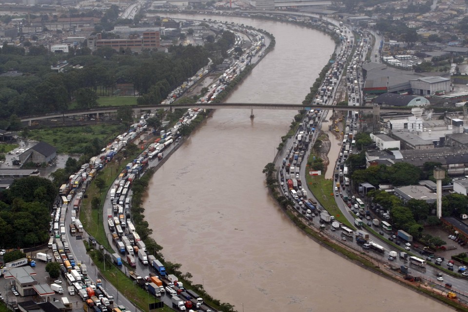 Capital paulista é a cidade que mais movimenta cargas no Brasil, segundo Frete.com