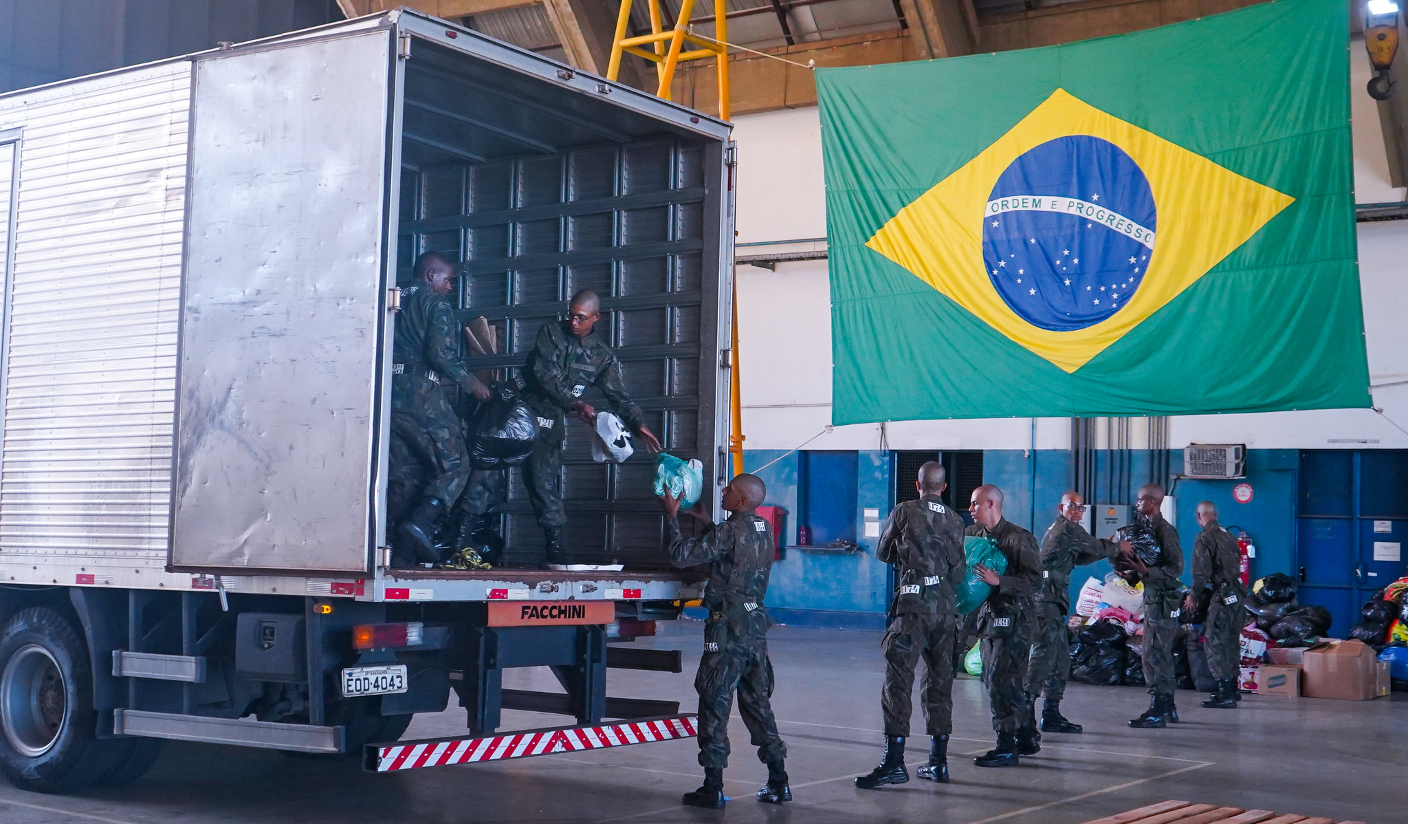 Avião da FAB leva 40 toneladas de doações do Ibrachina de SP para Canoas, na grande Porto Alegre