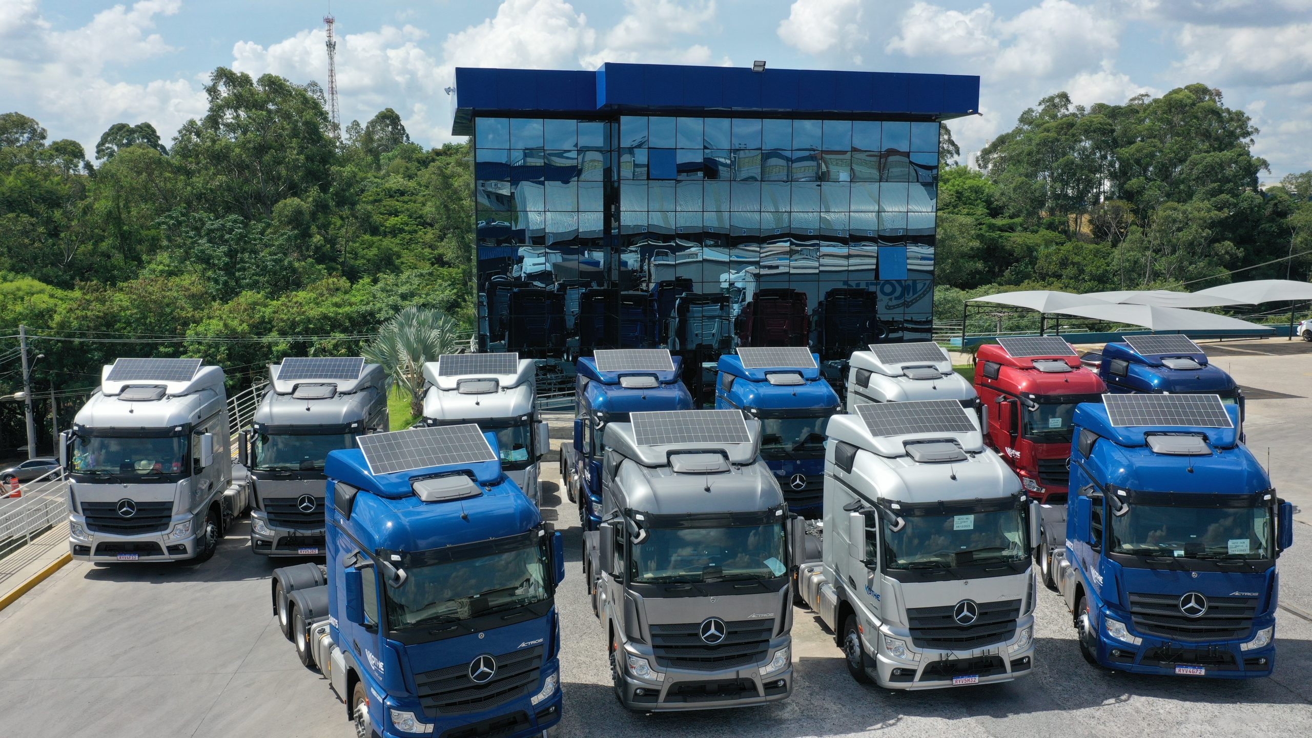 Mercedes-Benz vende 60 caminhões extrapesados Actros 2548 para a Kothe Operador Logístico