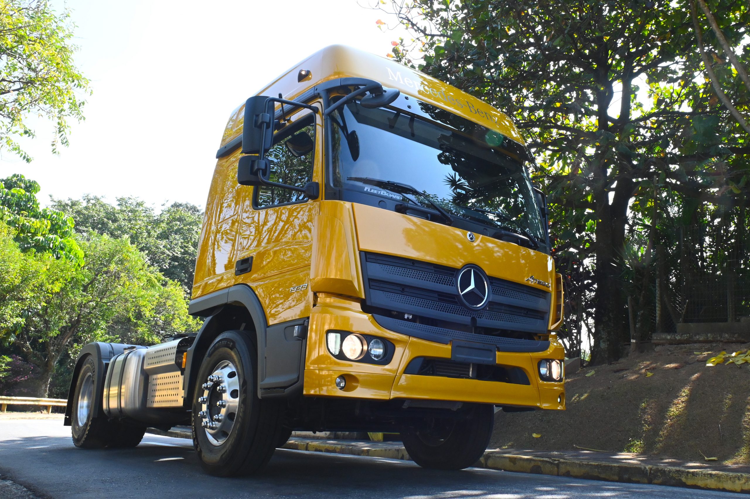 Mercedes-Benz lança novos modelos on-road e off-road dos caminhões extrapesados Atego