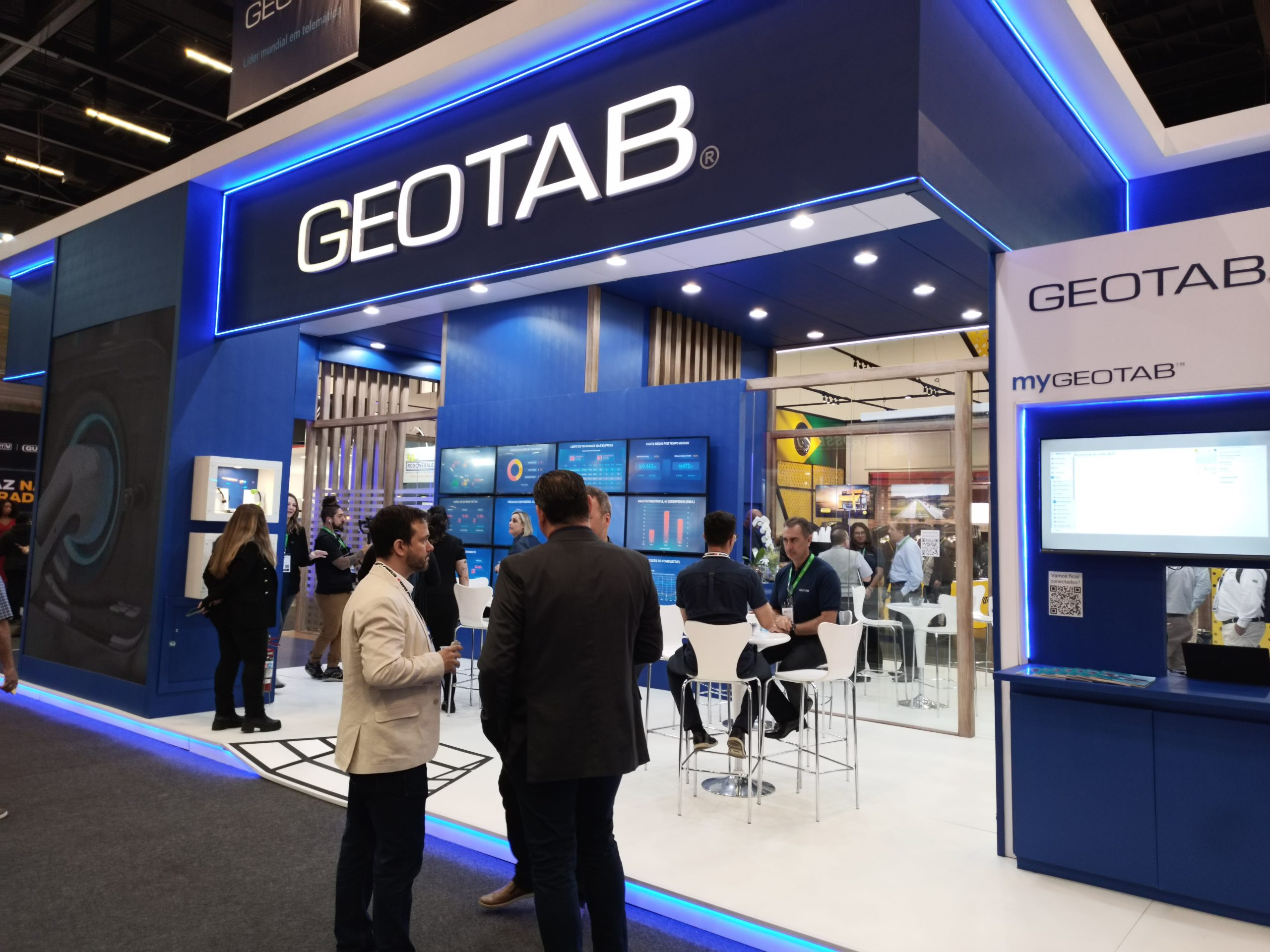 Geotab apresenta inovações em telemática e IA na Fenatran 2024